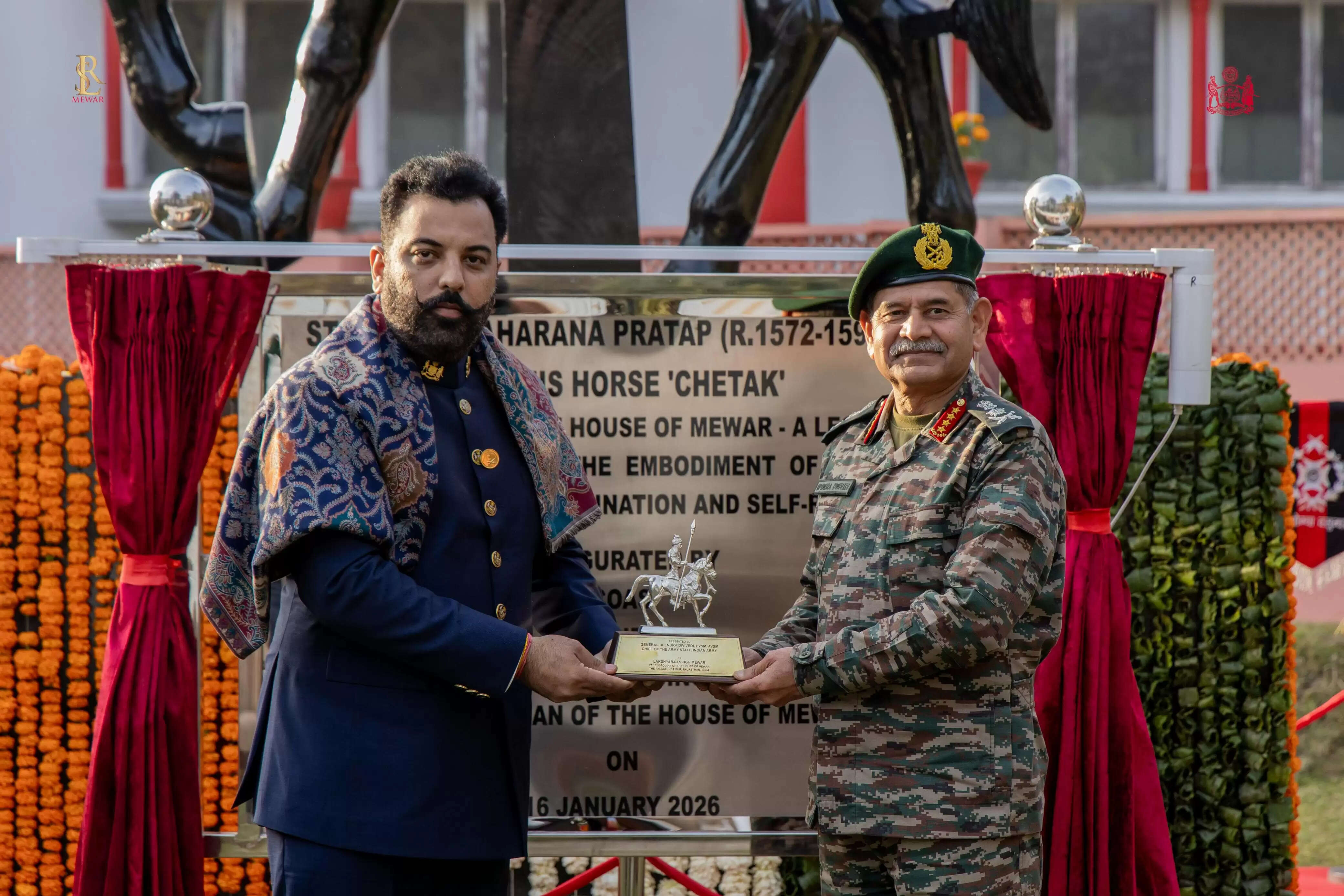 Dr. Lakshyaraj Singh Mewar receiving a special honour from Indian Army Chief General Upendra Dwivedi for social service contributions