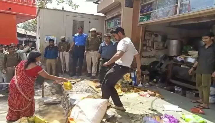 encroachment removed from dhanmanadi