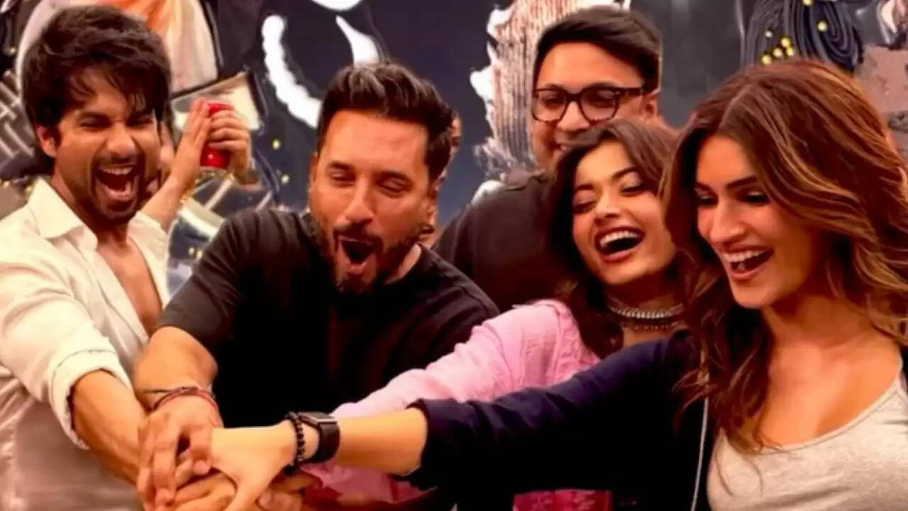 Cocktail 2: Shahid Kapoor, Kriti Sanon, Rashmika Mandanna wrap shooting