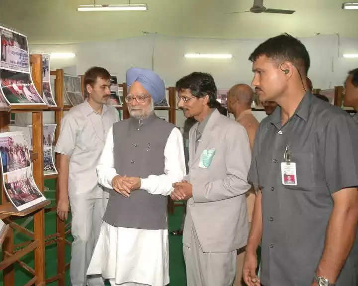 Dr Manmohan Singh's Visit to Udaipur He expressed anguish over  the  condition  of  lakes in Udaipur