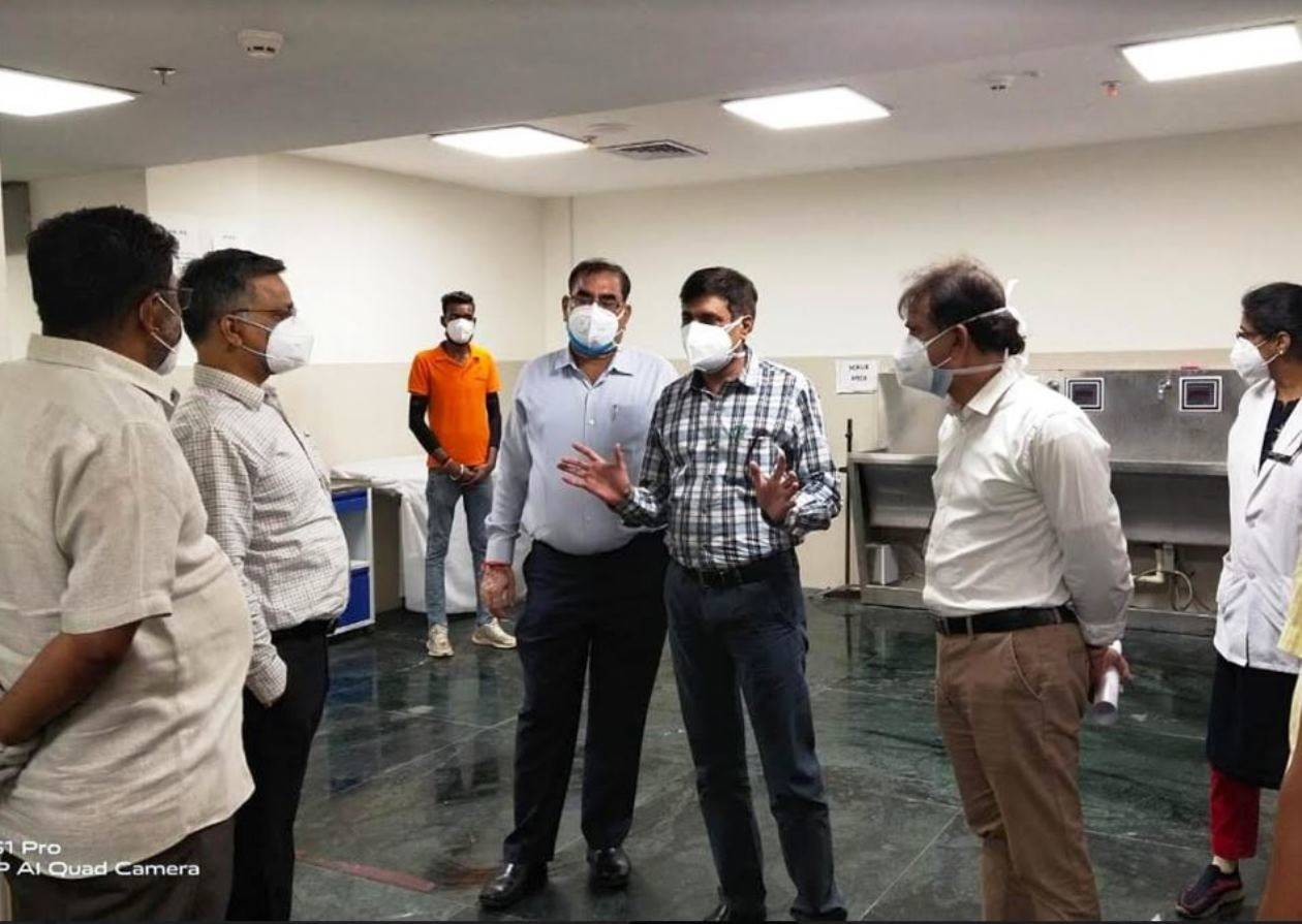 अस्पतालों में ऑक्सीजन के साथ आवश्यक सुविधाओं के हो पुख्ता इंतजाम-शर्मा