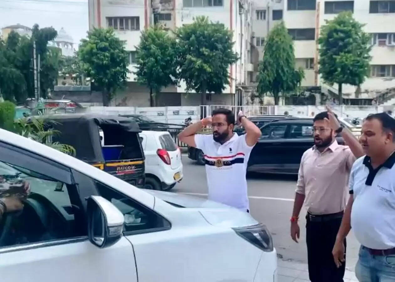 Congress workers protest shifting of Passport Seva Kendra in Udaipur