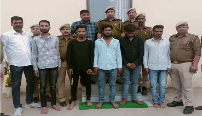 Accused of loot Savina