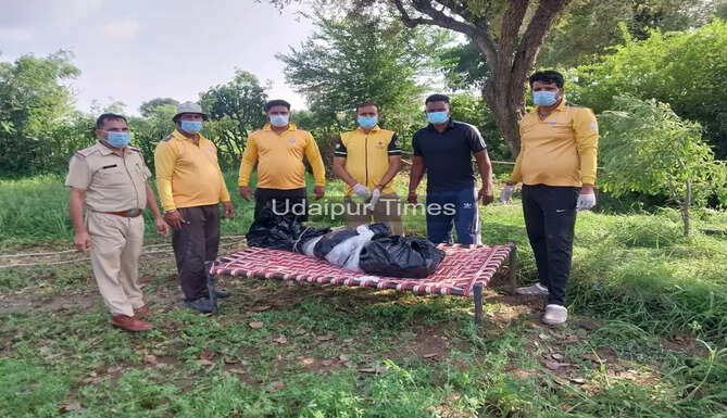 Civil Defence team retrieving the body of a missing 16-year-old girl from a well in Bagpura, Jhadol, Udaipur.