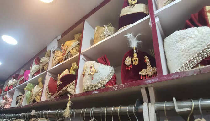 Grip of the garba Where to buy turbans in udaipur, traditional kathiyawadi turbans in udaipur for navratri