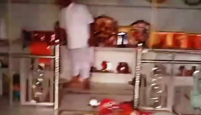 theft in mandir