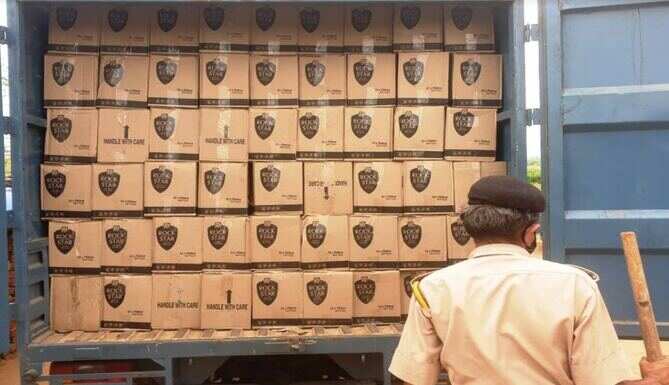 excise dept seized 1.5 corore rupees liqour 