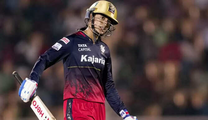 Smriti Mandhana Near Historic WPL Record as RCB Chase Rare Double Title