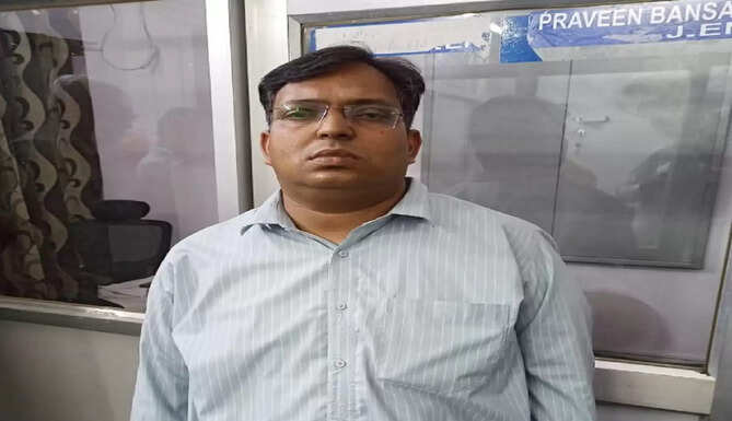 ACB Trap EXEn Nagar Nigam