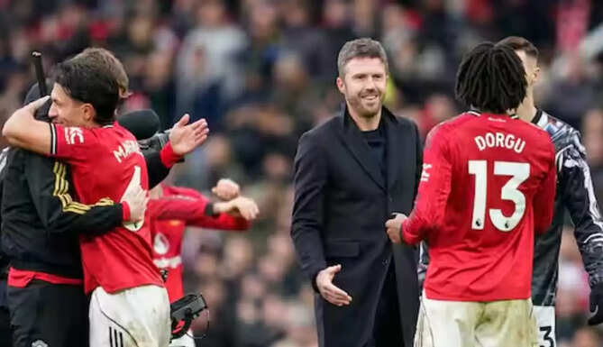 Carrick Works Magic as United Crush City at Old Trafford