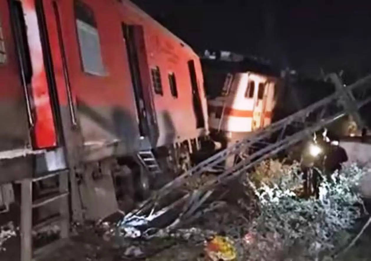 sabarmati agra cant train accident