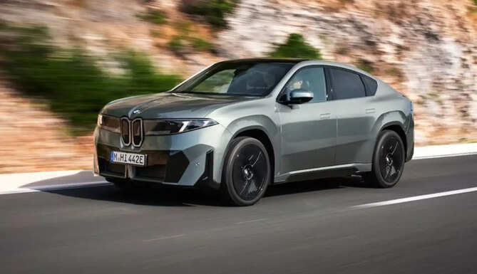 BMW iX4 electric coupe-SUV unveiled with up to 828km WLTP range and 603hp M60 variant