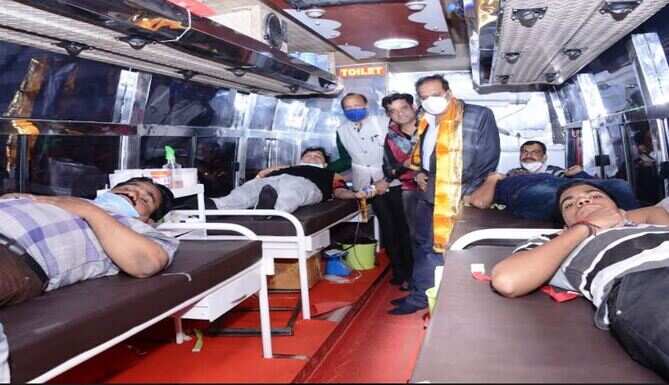 एआईजे, अर्थडायग्नोस्टिक, अशेाका बेकरी के संयुक्त तत्वावधान में रक्तदान शिविर आयोजित