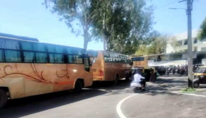 illegal parked bus
