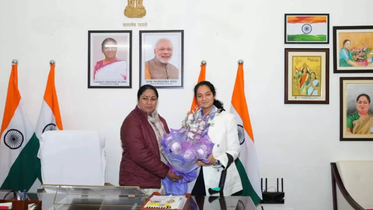 Image Source: Twitter Pratika Rawal receives ₹2 crore reward from Delhi government and DDCA for her World Cup 2025 performance.