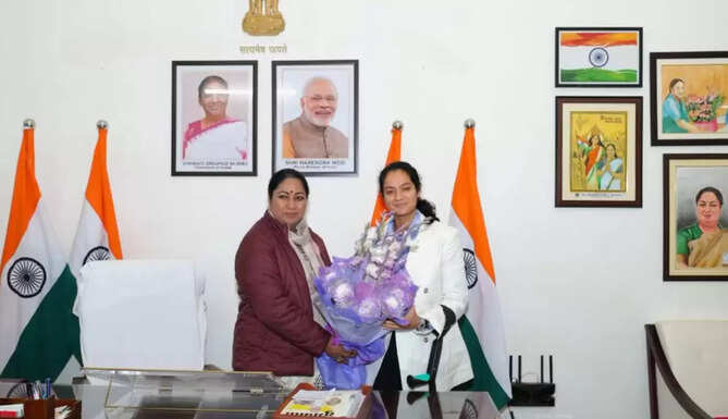 Image Source: Twitter Pratika Rawal receives ₹2 crore reward from Delhi government and DDCA for her World Cup 2025 performance.