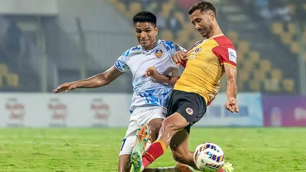 Goa Defeat East Bengal in Super Cup 2025 Shootout – Full Match Highlights Goa players celebrate Super Cup 2025 victory after winning 6–5 in a penalty shootout against East Bengal at Fatorda Stadium.
