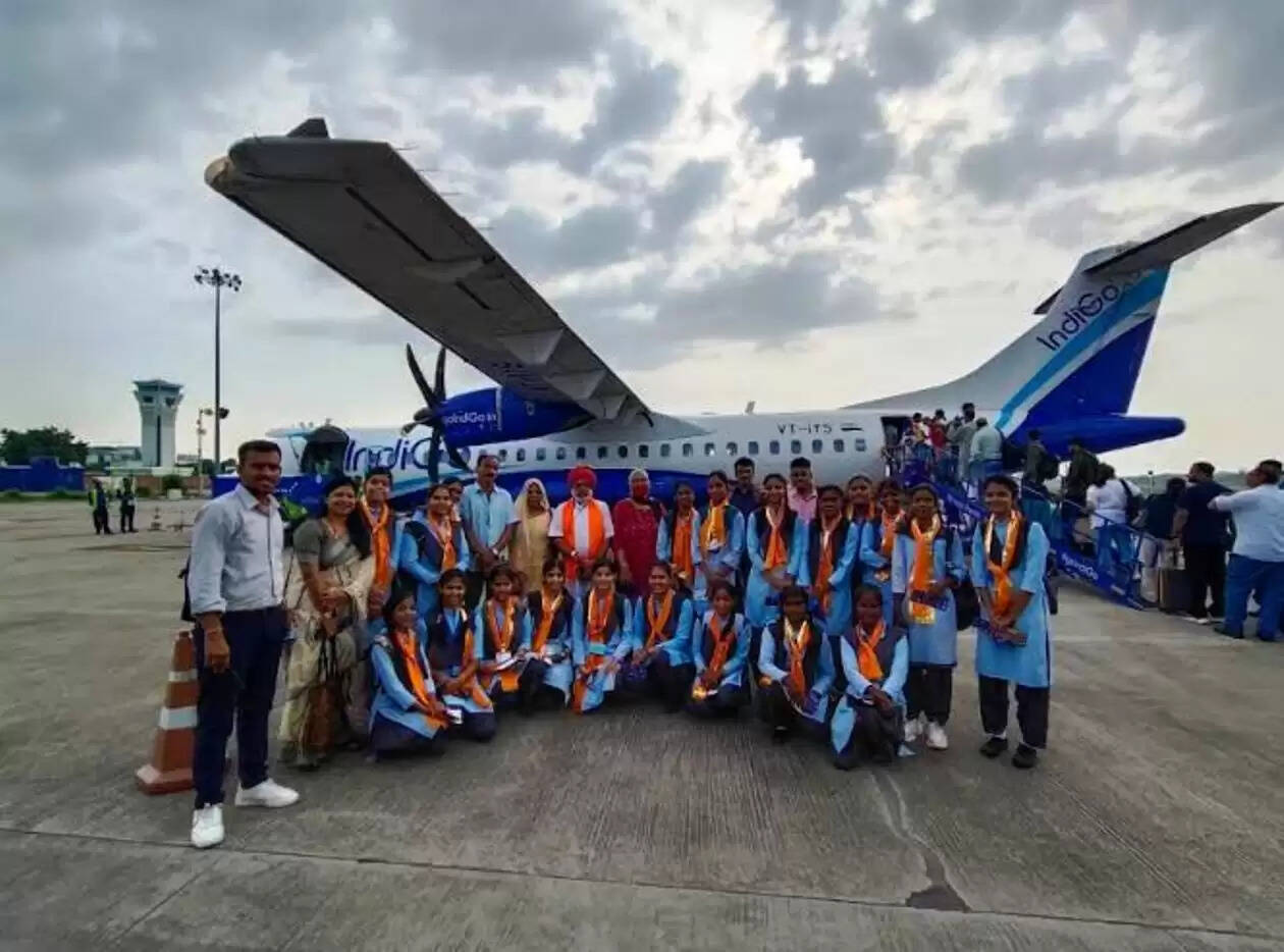 "Tribal girls of Udaipur Rural constituency take their first flight to Jaipur under MLA Phool Singh Meena&rsquo;s Beti Bachao-Beti Padhao initiative &ndash; A milestone in girl education and empowerment."