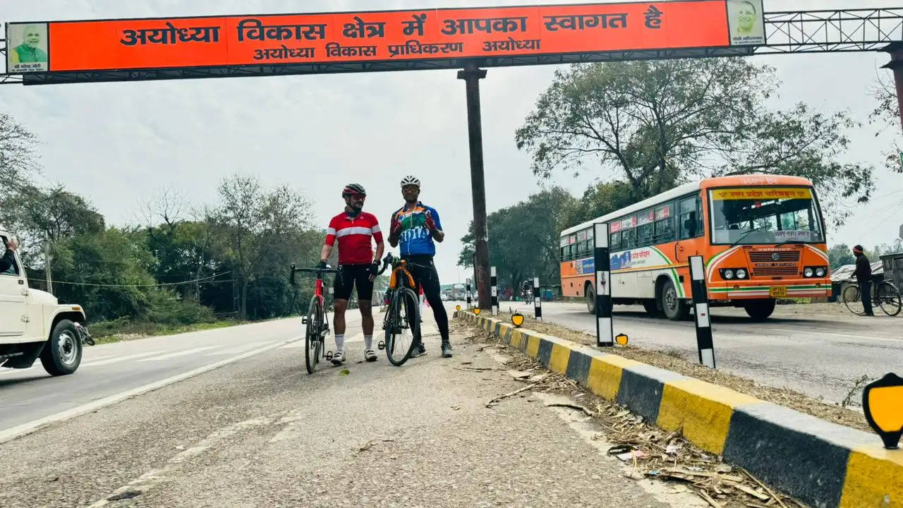Rishabh Jain and Jitendra Patel, Cyclists from Udaipur complete their cycle journey to ayodhya