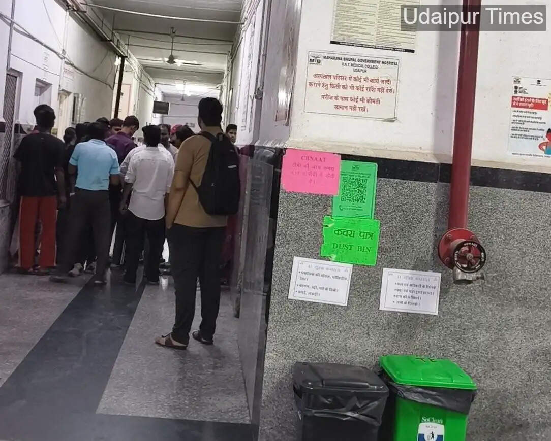 Alt Text: Injured minor Shefan Khan after stabbing incident in Mallatalai Udaipur being treated at hospital