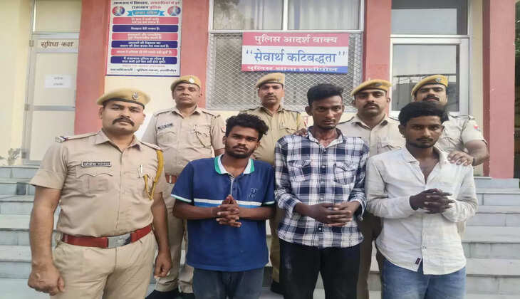2 accused of shop lifting and creating anti social activities in udaipur's schezwan restaurant have been arrested