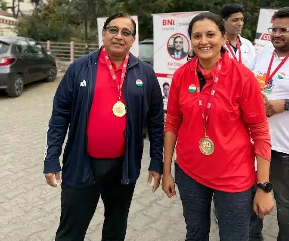 BNI Udaipur celebrated Republic Day with a cycling ride at Fateh Sagar Lake, uniting members across chapters to promote health, unity, and purpose.