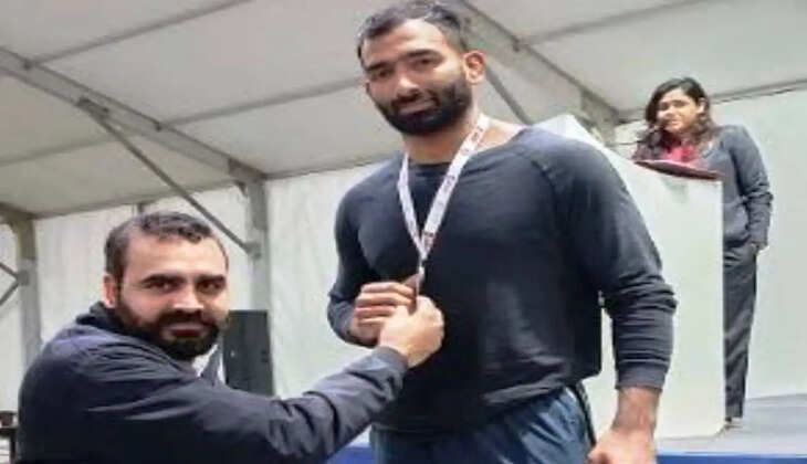 avinash won silver in kushti