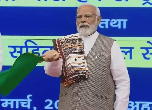 PM Modi Flag off vande bharat