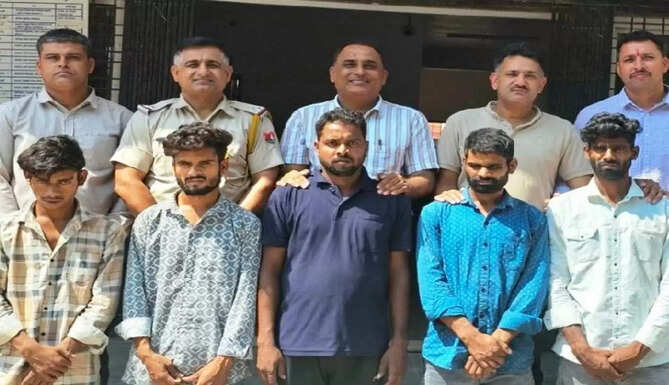 theft gang arrested