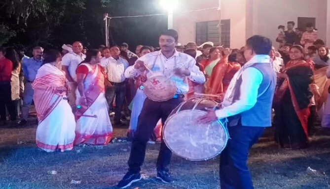 holi milan