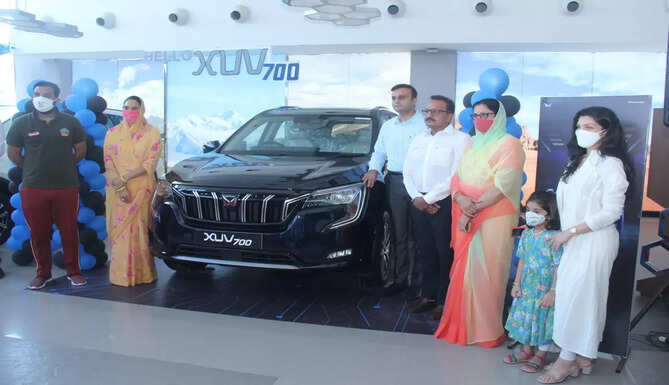 Mahindra XUV 700 in Udaipur XUV700 launch in Udaipur KS Automobiles Udaipur Sunil Parihar Aakash Parihar