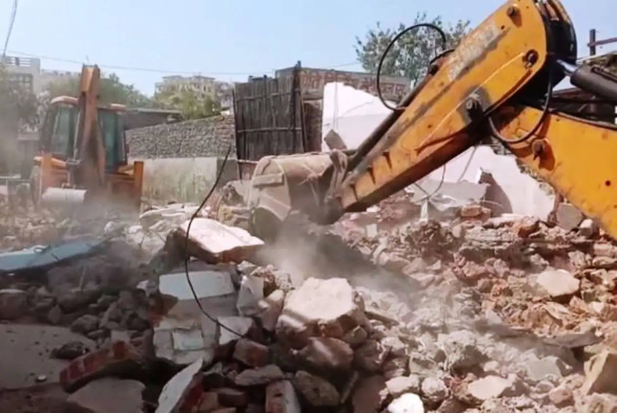 encroachment removed from savina kheda