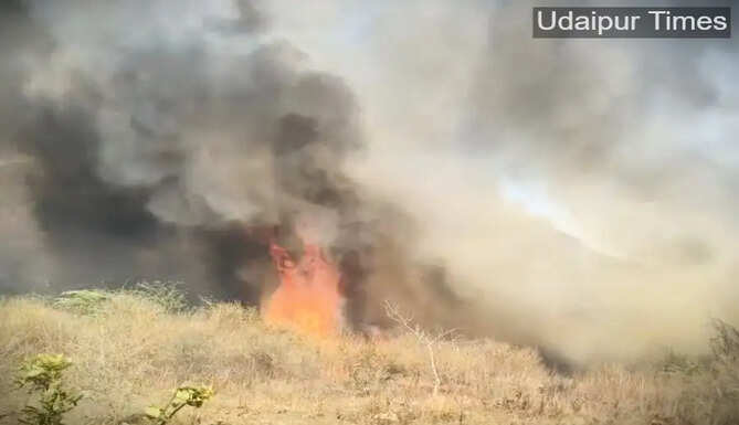 Massive wildfire spreading across forest land in Jaisamand Wildlife Sanctuary, Salumbar district, Rajasthan.