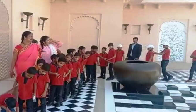 children tour in udaipur