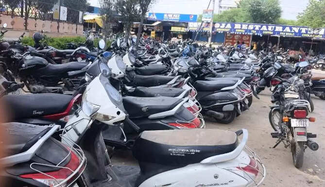 parking at outside celebration mall