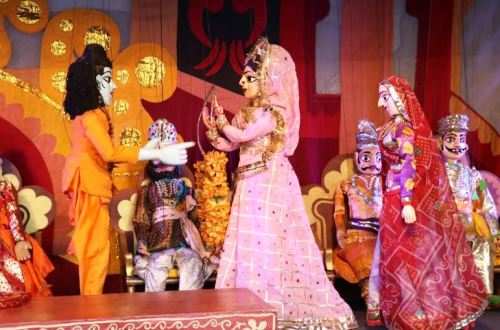 अयोध्या में ‘‘रामायण’’ कठपुतली नाटिका का मंचन