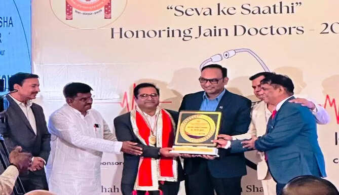 dr dilip jain