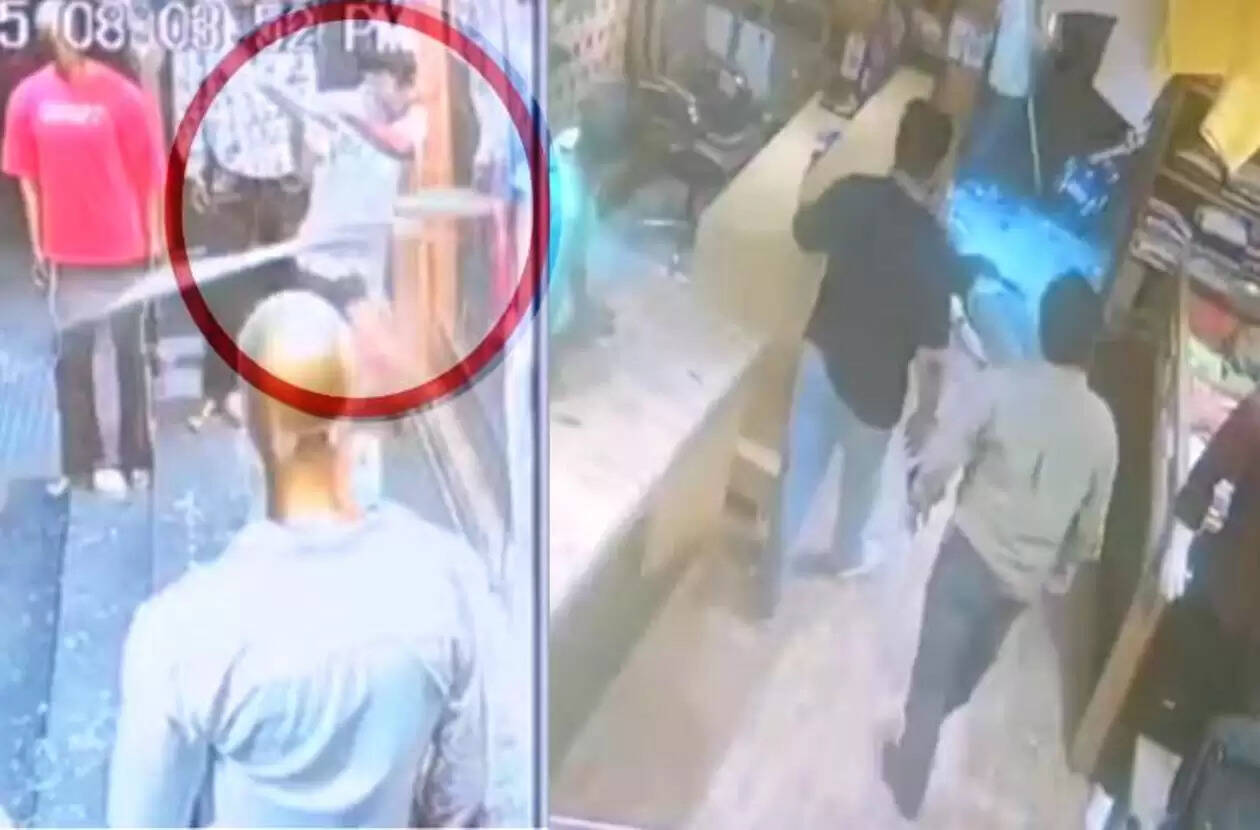 showroom attack in khanjipeer