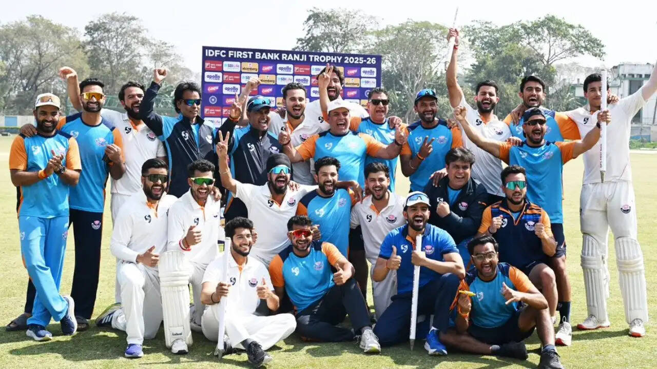Bengal were bowled out for just 99 runs despite Mohammed Shami&rsquo;s strong performance, giving Jammu and Kashmir an easy target. Vanshaj Sharma and Abdul Samad guided their team to a six-wicket win and a place in the Ranji Trophy final.