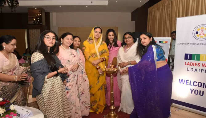 JITO Ladies Wing Udaipur Maharaj Kunwrani Nivritti Kumari Ji Jigisha Joshi