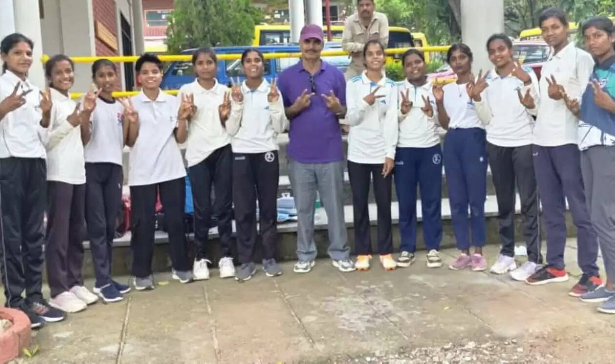 district level girls cricket