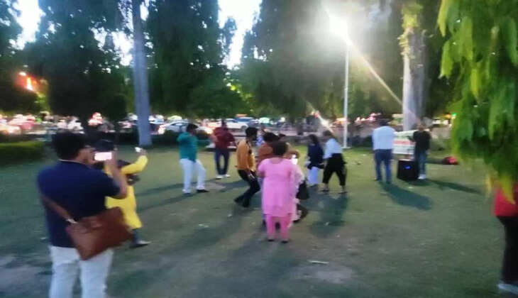 flash mobs