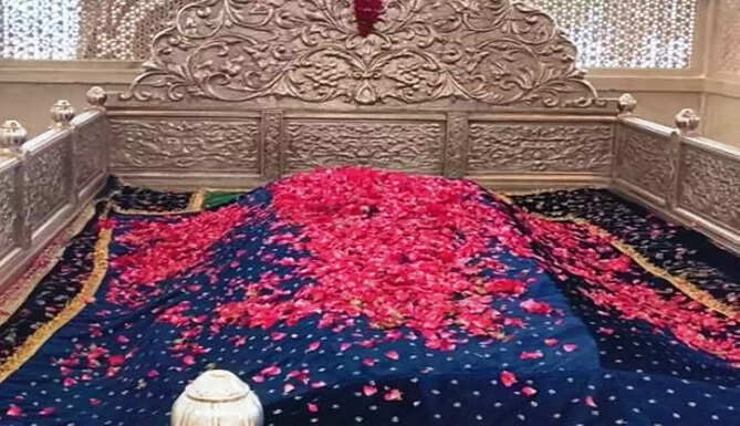 mastan baba urs