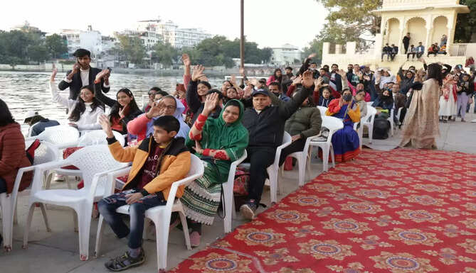 "हमारी झीलें" विषय पर आयोजित कविता प्रतियोगिता