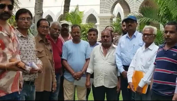 Acid Attack Case in Udaipur, Family members demand strict action against culprit from District Collector of Udaipur Tara Chand Meena
