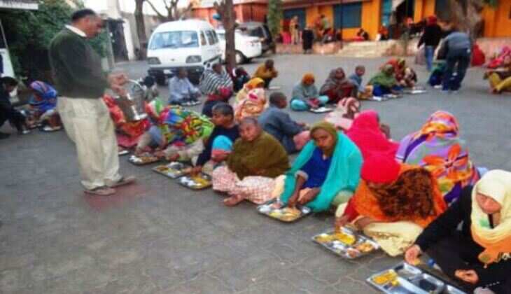 मकर संक्रांति की पूर्व संध्या पर भोजन के 1450 पैकेट वितरित