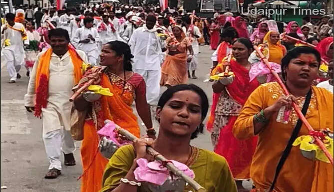 21 kilometers long Kawad Yatra in Udaipur