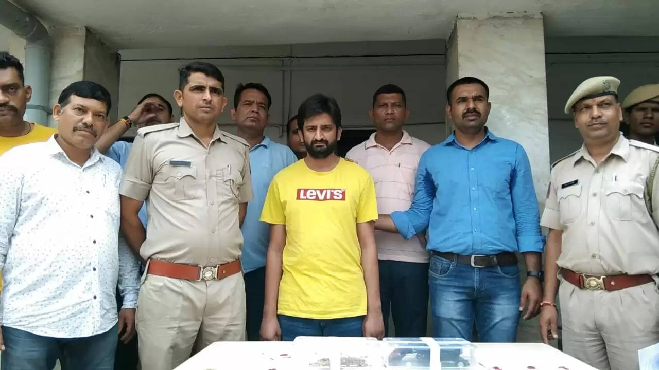 Drug Peddler Dinesh Patidar arrested by Udaipur Police