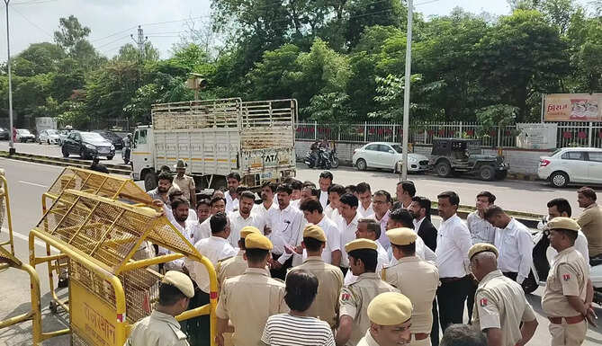Udaipur Bar Council Raises concerns with Chief Minister and CJM on Police behavior