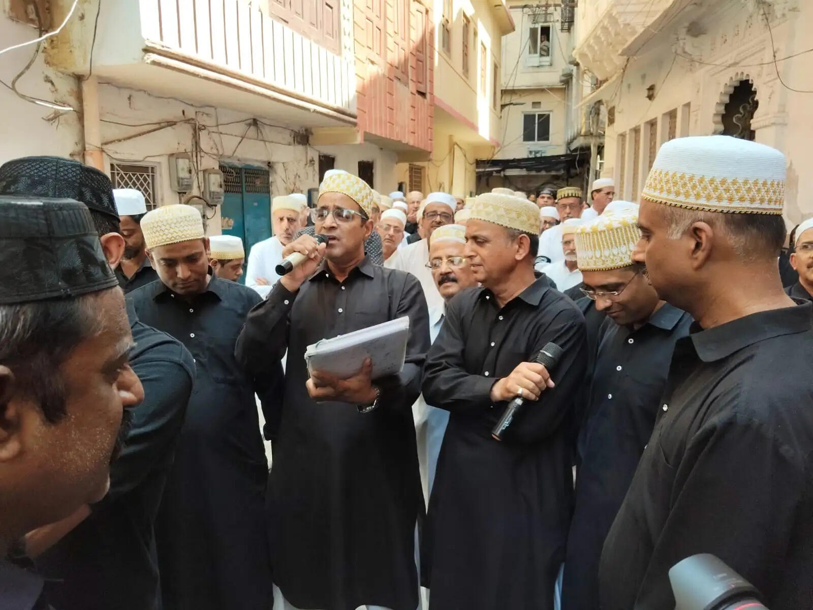 Ashura Julus